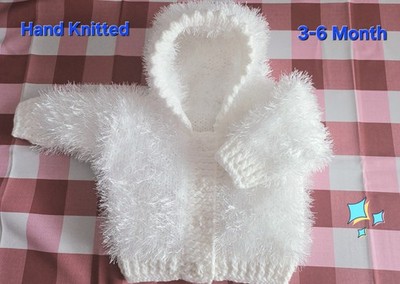 Atemberaubende 3-6 Monate Baby Junge oder Mädchen handgestrickt Kapuze Cardigan/Jacke weiß
