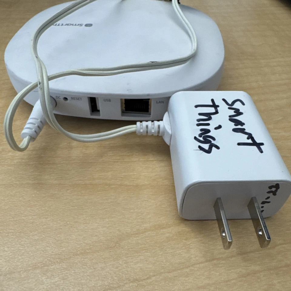 Samsung IM6001-V3P01 3rd Gen SmartThings Hub With Power Cable - Image 3 of 3