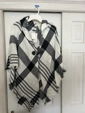 David and Young Open Front Knit Poncho Shawl One Size