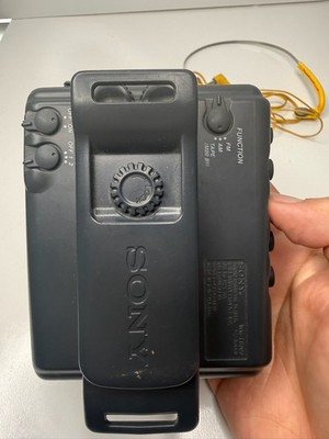Sony Sports Mega Bass Walkman FM/AM Radio WM-FS495 - Vintage