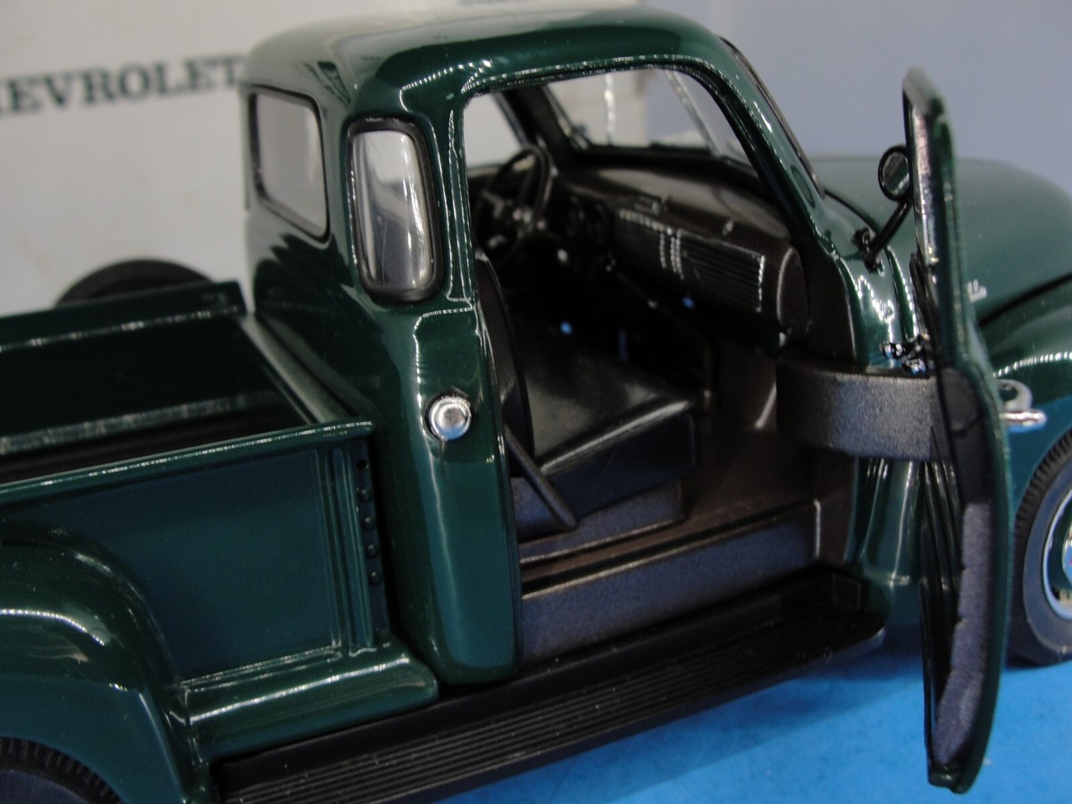 1953 Chevrolet Pickup Green 1:24 Scale Diecast Replica Danbury