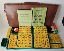 VTG Mah Jong Apple Juice Set 148 Amber Tiles NOS Resin Mahjong Mah Jongg