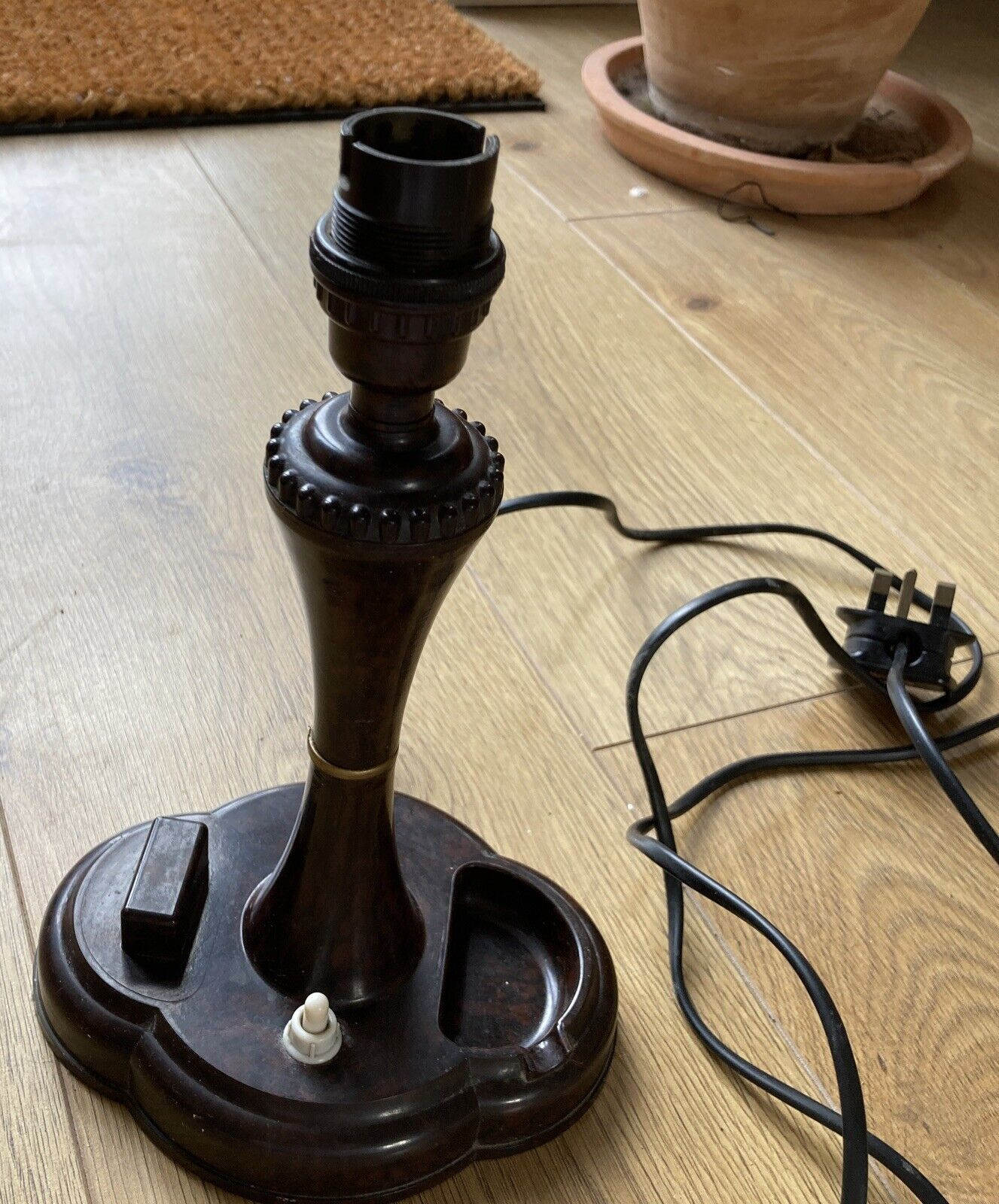 Art Deco Bakelite Table Lamp with Smokers Fitments, 10" high approximately 5
