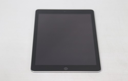 APPLE IPAD 5TH GEN MP2F2LL/A | 9.7" | 32GB | WI-FI | SPACE GRAY
