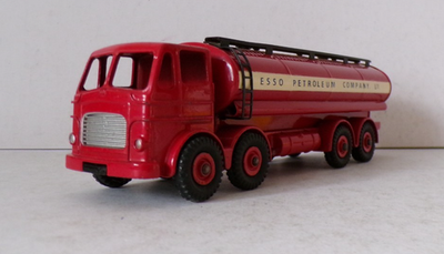 DINKY SUPERTOYS 943 LEYLAND OCTOPUS TANKER 'ESSO' EXCELLENT IN A