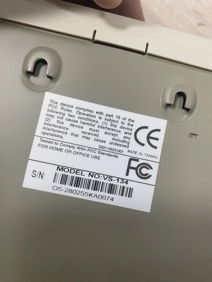 ATEN VGA Splitter VS-134 4-Port No Power Cord w/ Manual Vintage 1999 Video Box - Image 4 of 4