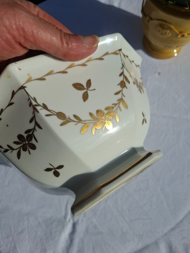 jolie coupe en porcelaine blanche et dorure MEHUN decor floral - Afbeelding 8 van 11