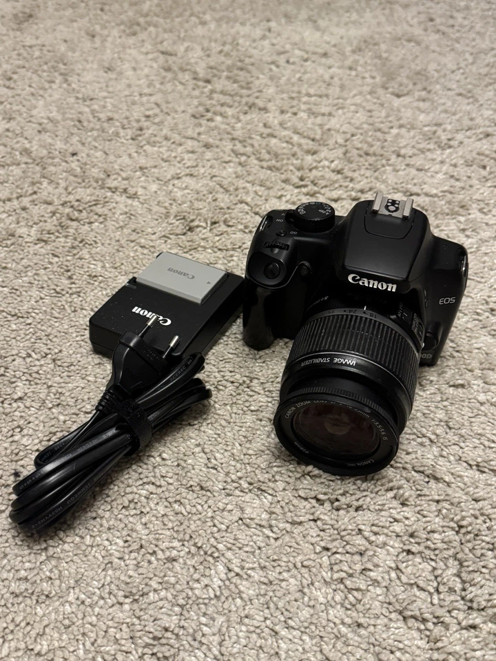 Canon EOS 1000D Spiegelreflexkamera DSLR & 18-55mm f/3.5-5.6 IS Objektiv