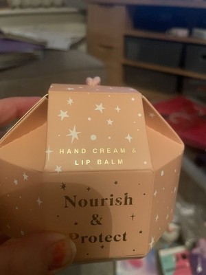 Nourish & Protect Lippenbalsam & Handcreme Set Neu Card Factory