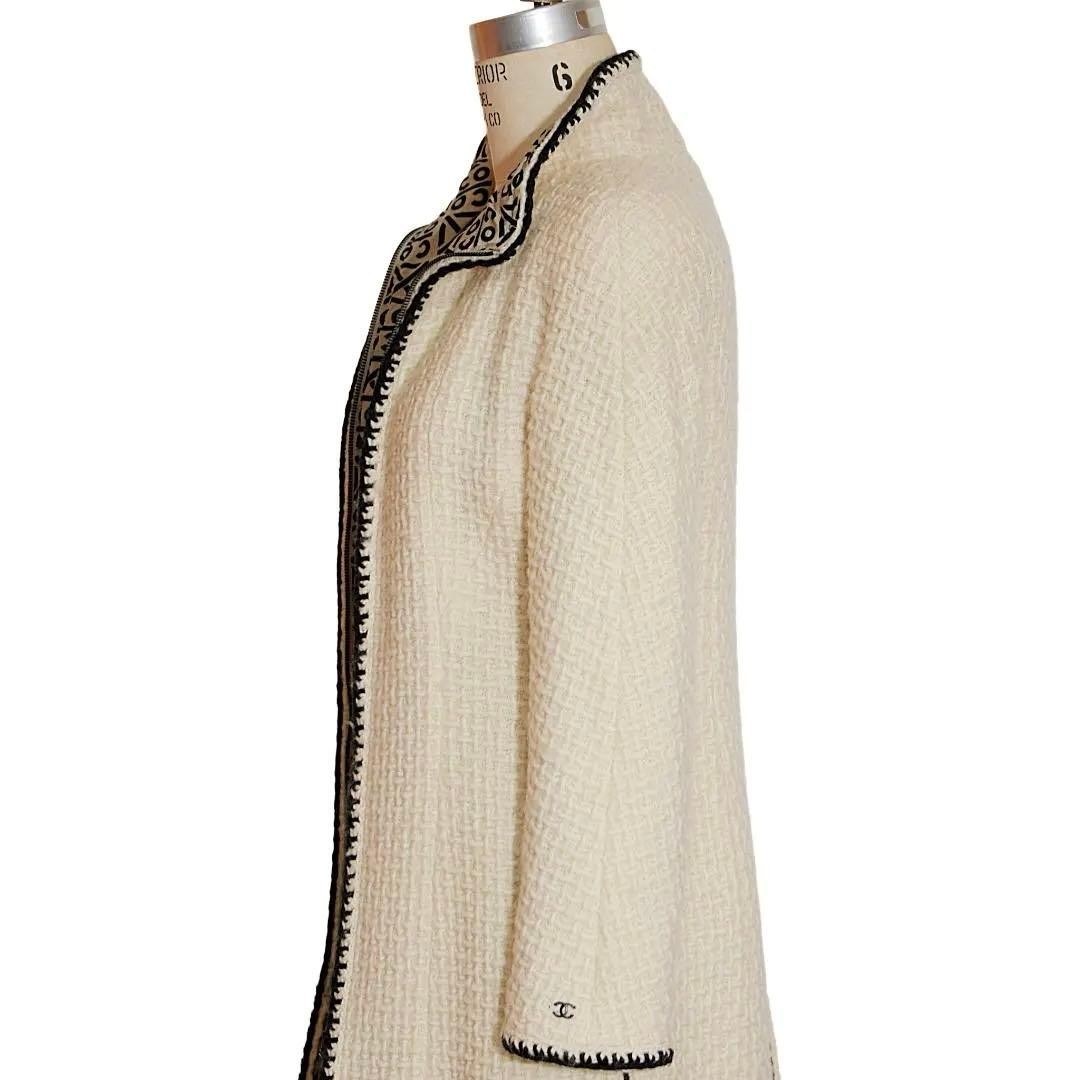 Vintage CHANEL 00A COCO pattern lining wool coat … - image 3