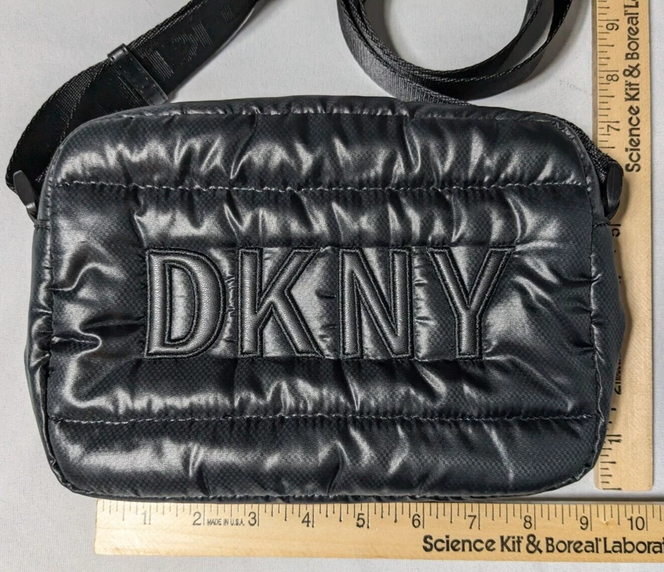 Bolso Bandolera DKNY NORA Mujer Negro Suave Puffer Usado en Excelente Condición Foto 4 de 4