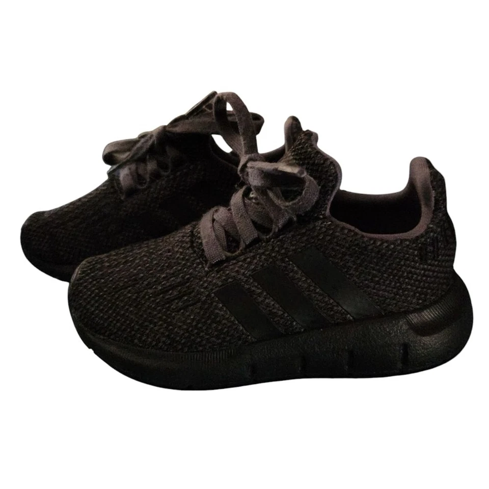 Zapatos Adidas Swift Run para niños pequeños talla 8K Foto 2 de 4