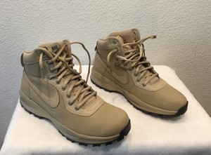 nike manoadome khaki