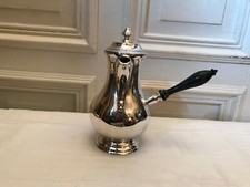 stilvolle Kanne / Schokoladenkanne mit seitlichem abnehmbaren Griff versilbert