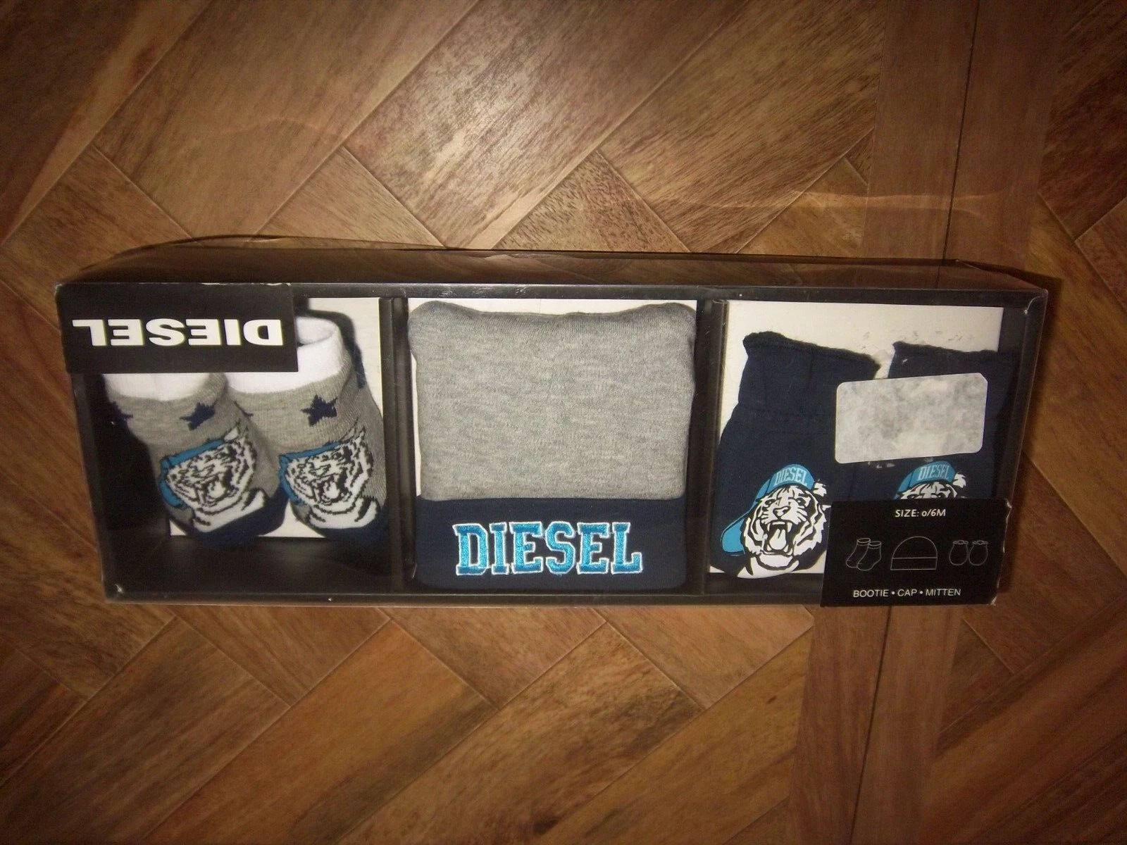 DIESEL INFANT 3 PIECE SET HAT/MITTENS/SOCKS 0-6MO - NIB