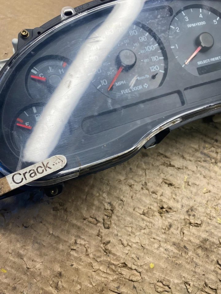 Оригинальный спидометр кластерный для Ford Mustang 2001–2004 годов выпуска s8980 DG - Изображение 4 из 4