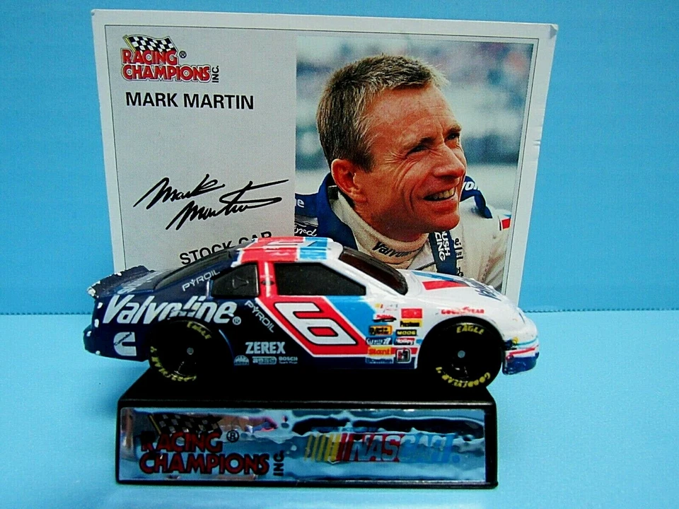 LOTE (8) TARJETAS DE COLECCIONISTA, SOPORTE Y COCHE DIECAST RACING CHAMPIONS ESCALA 1:64 1992-95 Foto 4 de 4