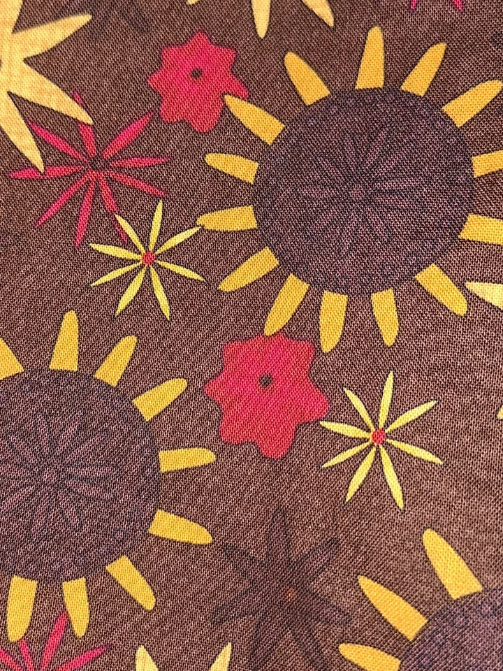 Circle Burst on Brown Medical Surgical Bouffant Scrub Hat MEDIUM - Image 2 of 2