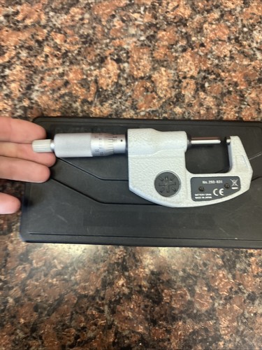 Mitutoyo 293-831 MDC Lite Digimatic Micrometer Inch/Metric L43 - Picture 2 of 4