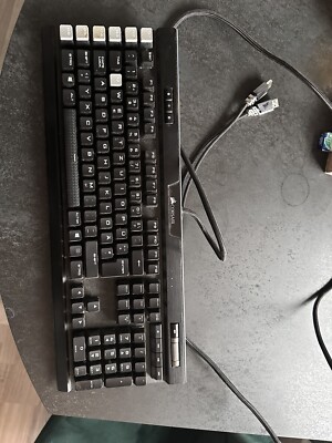 Corsair K95 RGB PLATINUM Cherry MX Brown (CH-9127012-DE) Tastatur Defekt