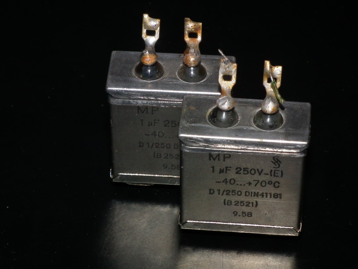 Two vintage Siemens PIO capacitors 1uF 250V Klangfilm - West