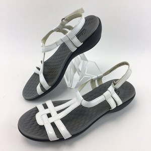 clarks patent t strap sandals