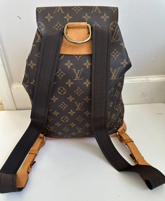 LOUIS VUITTON Montsouris GM Backpack Bag Monogram Leather  display picture 1