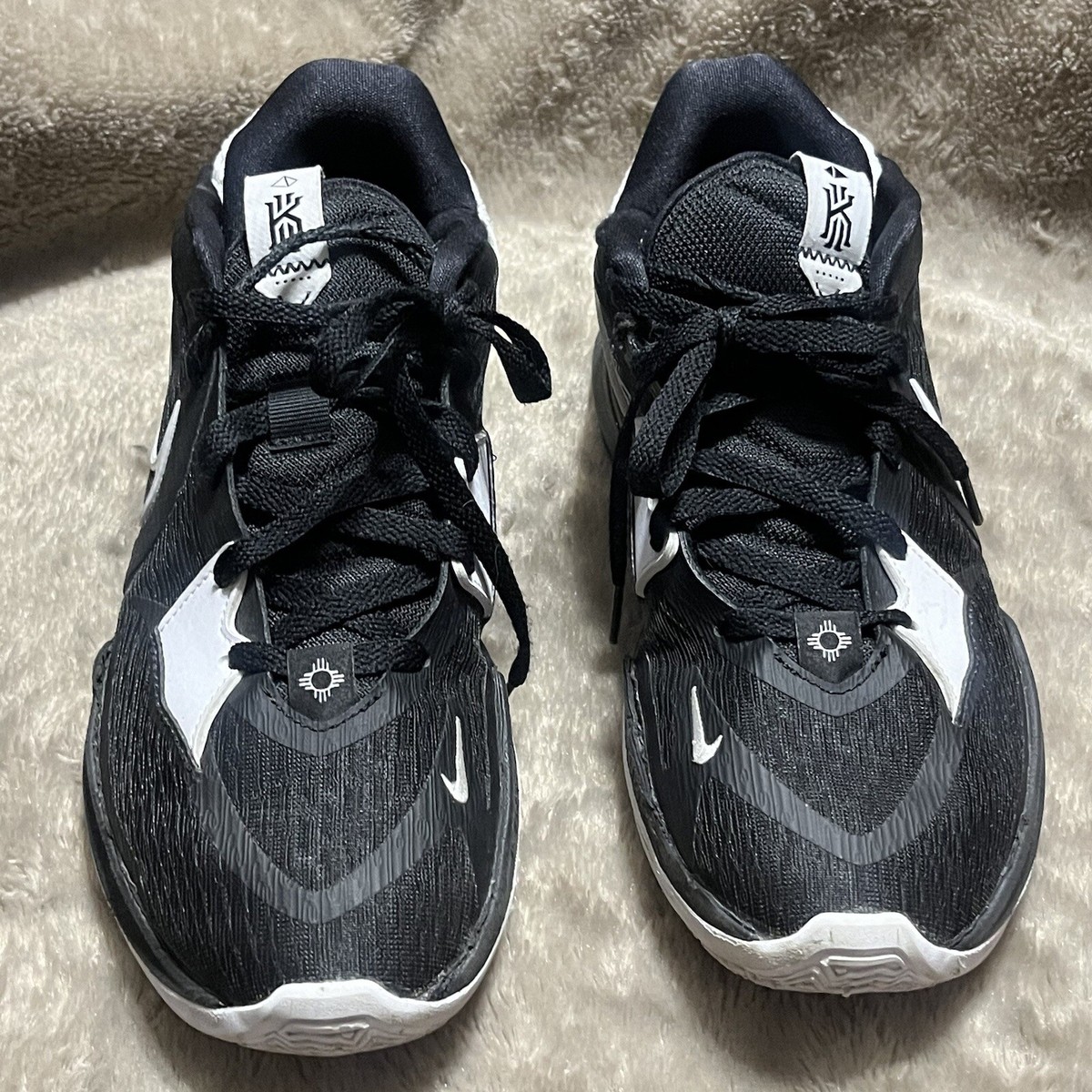 Nike Kyrie 5 Low TB Mens Sz 12 Basketball Shoes Sneakers White Black DO9617-002 Nike Kyrie Low 5 TB  main image 2
