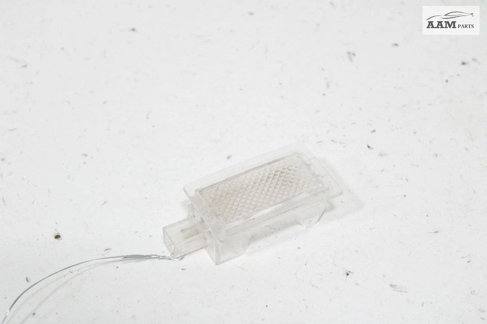 Chrysler 300 2012-2023 luz de cortesía puerta trasera o delantera izquierda o derecha OEM Foto 2 de 4