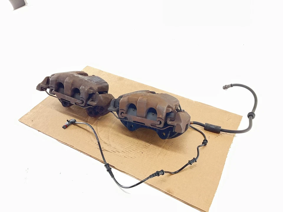 06-11 Pinza de freno delantera izquierda y derecha Mercedes-Benz ML350 W164 OEM Foto 2 de 4