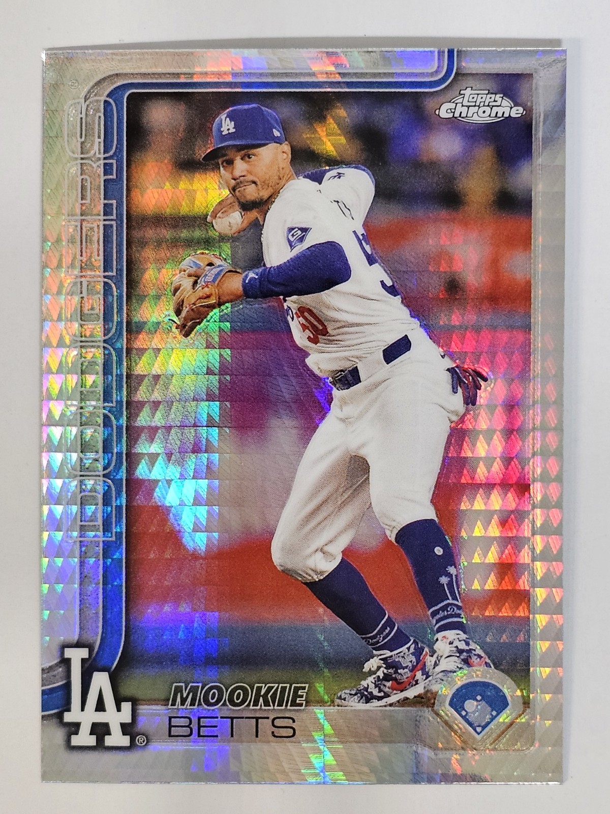 Mookie Betts 2025 Topps Chrome Prism Refractor #50