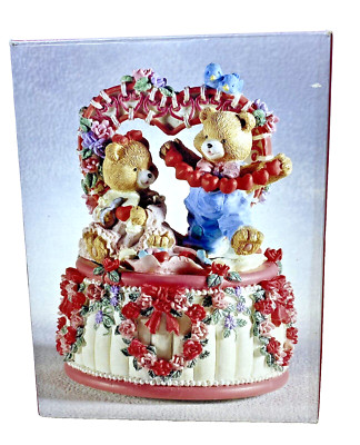Musical Valentine Centerpiece~Bears~Hearts~Flowers~ Plays ''Love Me Tender''~Elvis