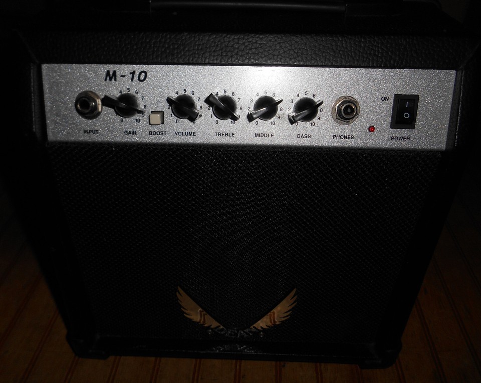 Dean M10 10 watt Practice Amplifier Amp with Headphone Jack & Boost