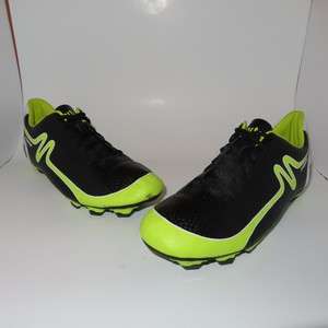 mitre soccer cleats