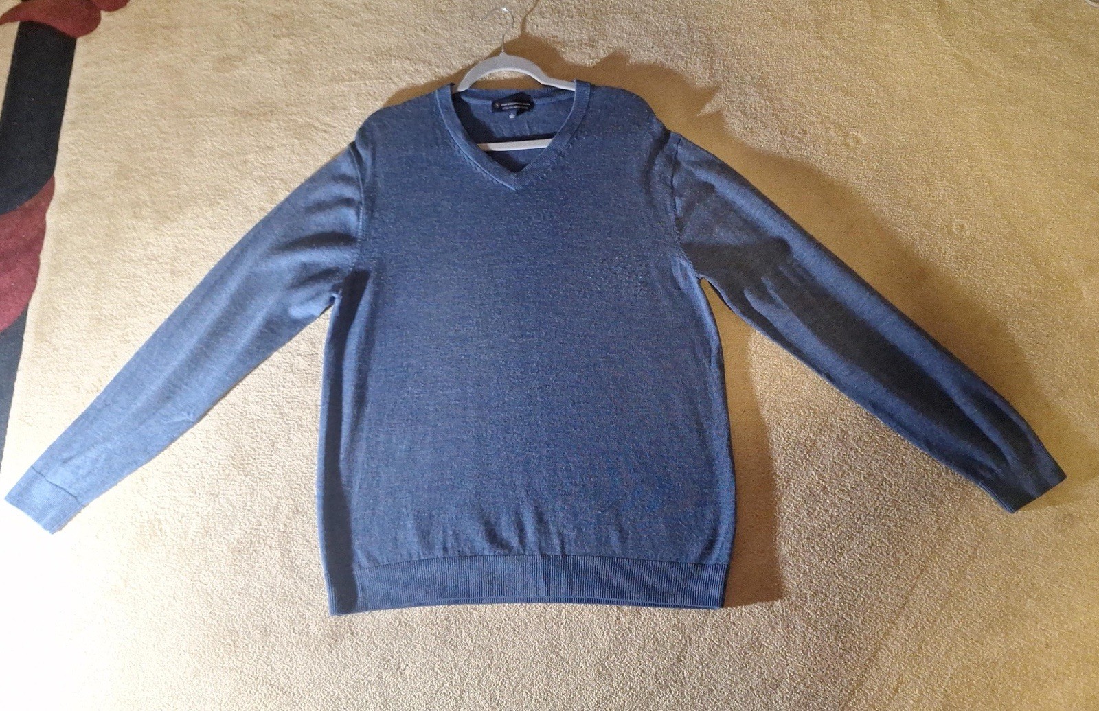 Hart Schaffner Marx Extra Fine Merino Wool Blue V-Neck Sweater Size Large