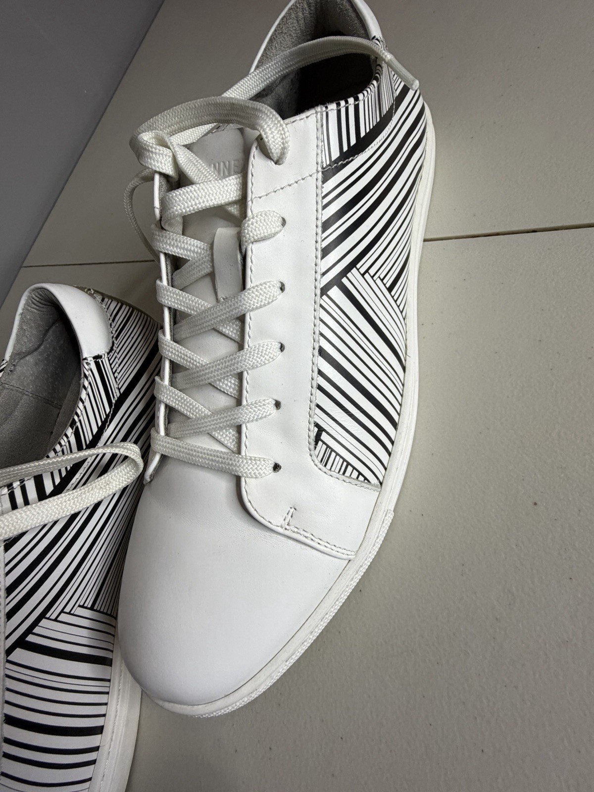 Kenneth Cole New York Men’s White Leather Sneakers Size 8.5 Clean No Box