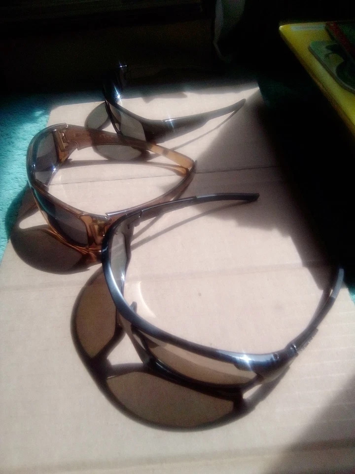 lot of sunglasses 3 Pairs YUM, DODGE,XLOOP - Image 2 of 4