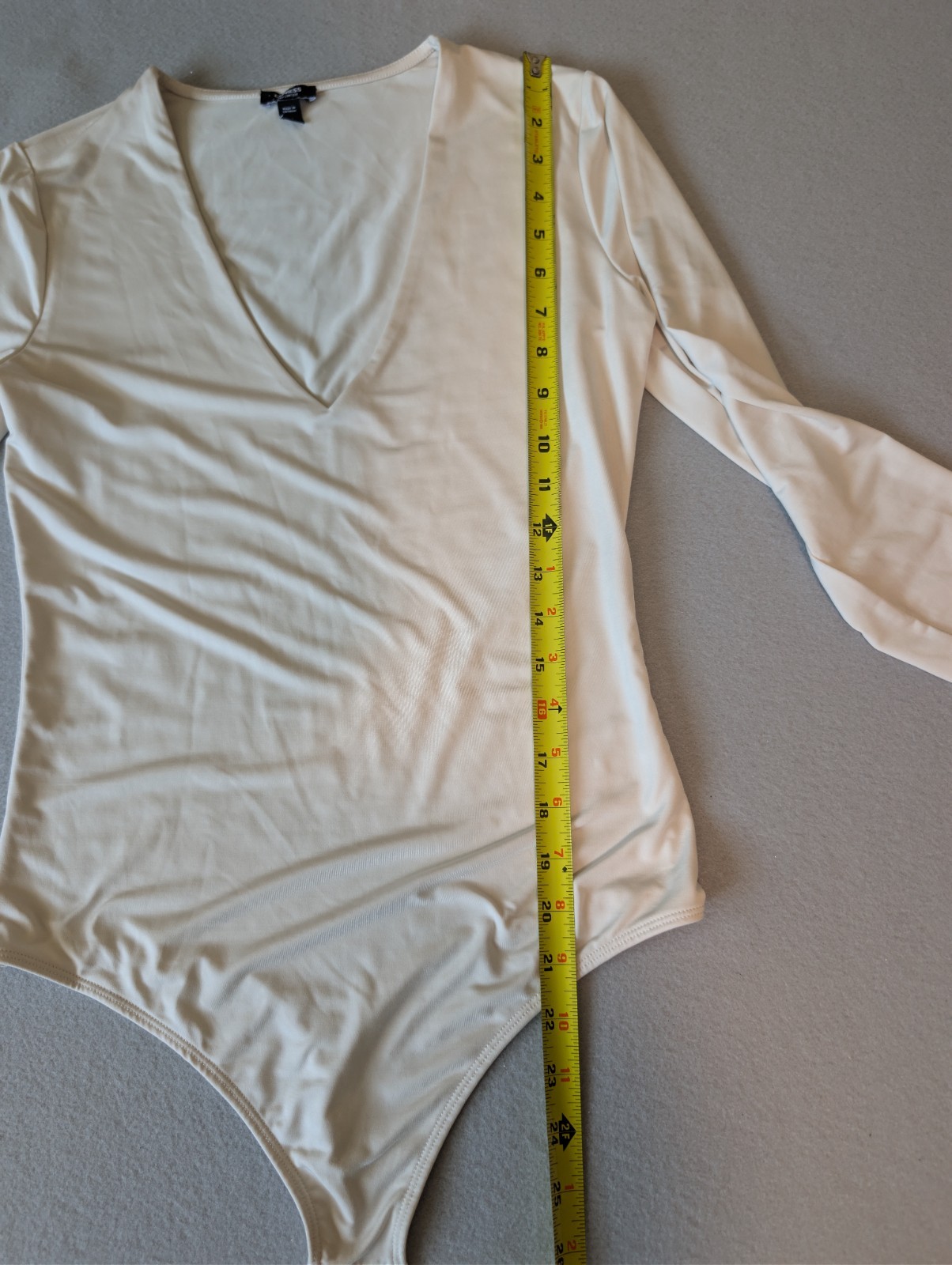 Express Body Contour Ivory Cream Long Sleeve V Neck Bodysuit Thong Back Neutral image 8