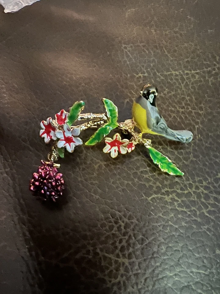 Broche de frambuesa pájaro broche flor billete desollador árbol rama de bayas esmalte dorado Foto 3 de 4