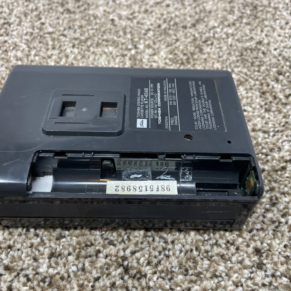 Walkman toca-fitas cassete pessoal Toshiba KT-4548 para peças - Imagem 3 de 4