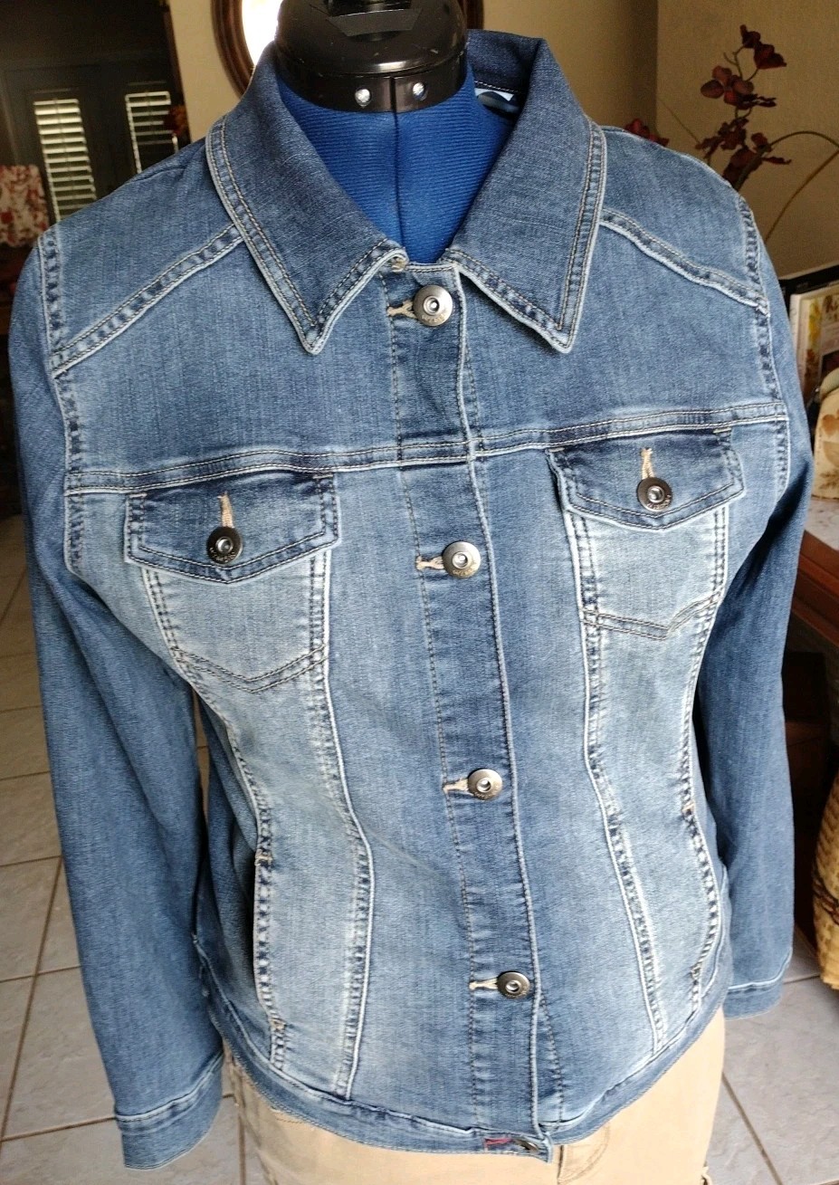 Wrangler Authentics Women&rsquo;s Denim Jacket L 10ZFWJ1A8 Stret