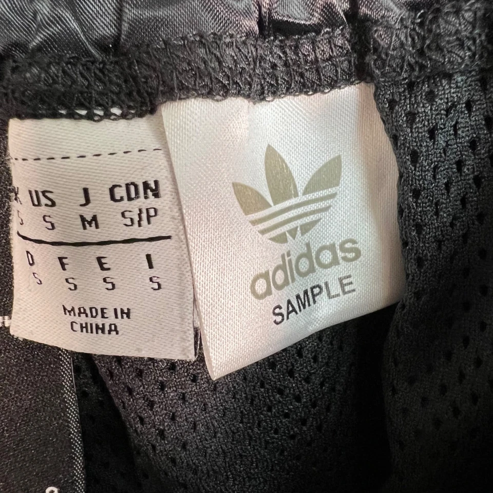 Pantalones Cortos Atléticos Adidas X Alexander Wang Para Hombres Talla Pequeña Negros Botones a Presión Nylon Foto 3 de 4