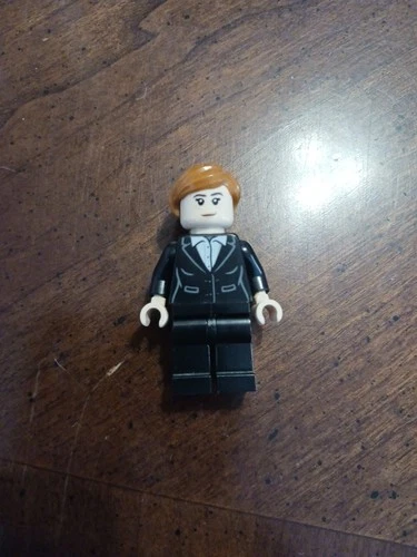 LEGO Superheroes: Pepper Potts in Black Suit 76216