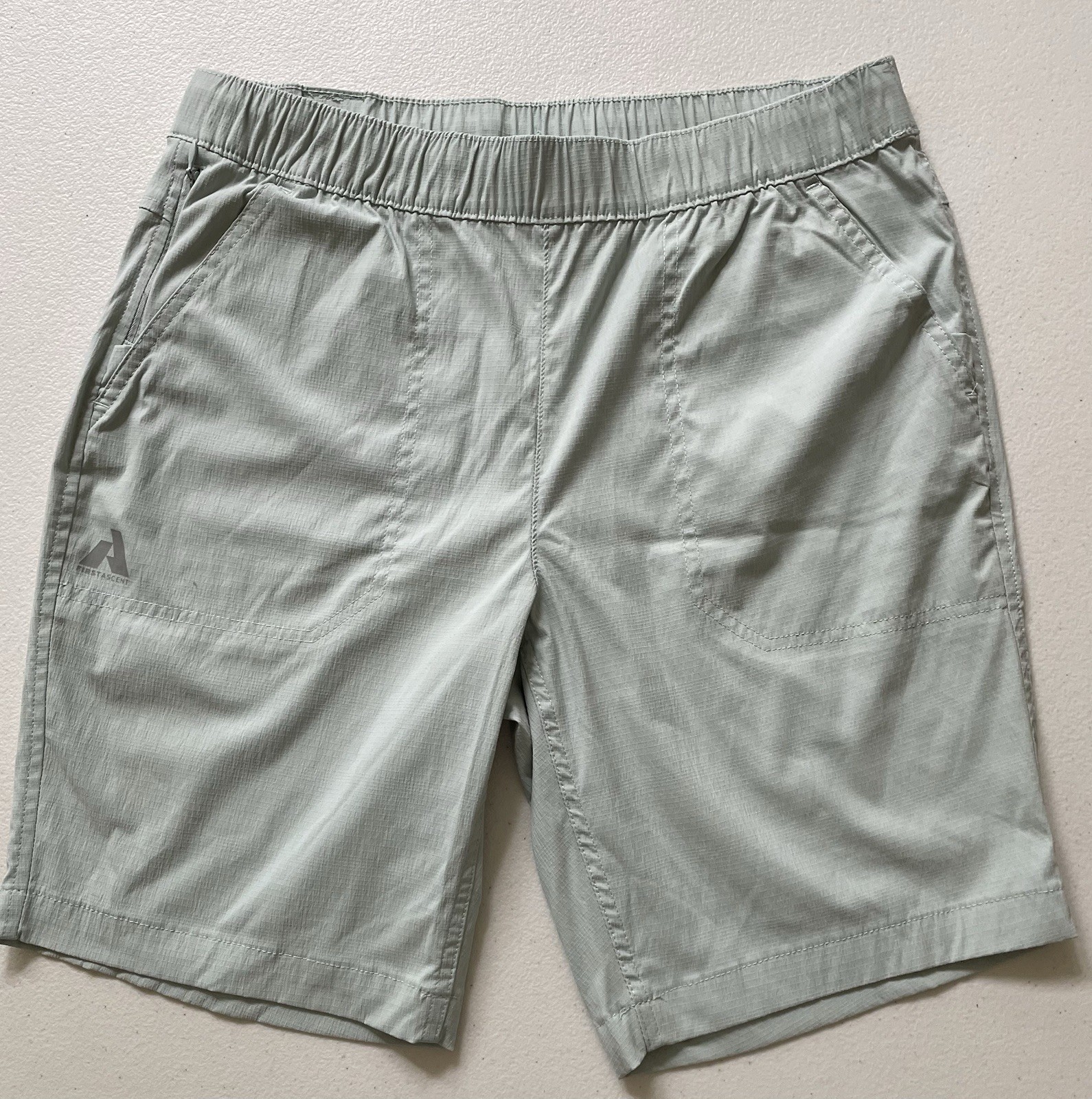 Eddie Bauer First Ascent Shorts Womens 8 Mint Hiking Quick Dry Stretch Outdoor