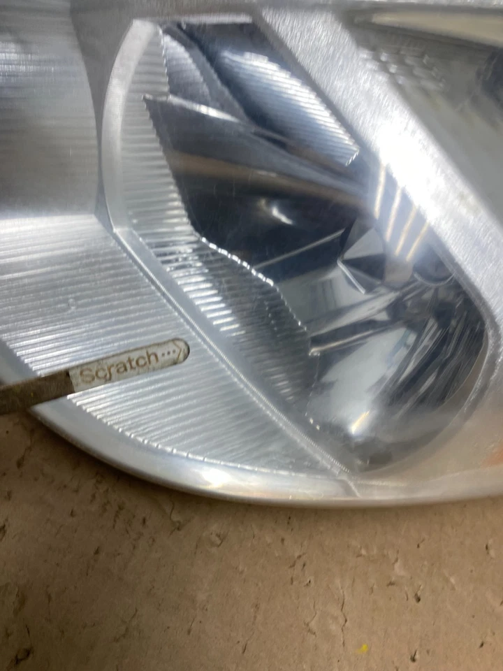 Faro halógeno izquierdo Nissan Versa 2008 a 2012 lado izquierdo U8303 DW Foto 4 de 4