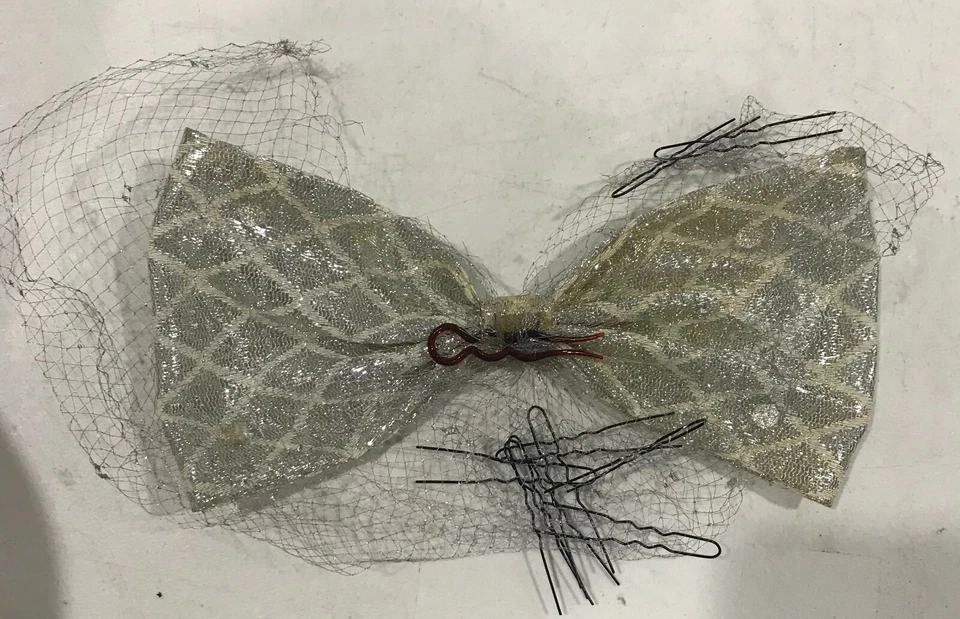 Arco feminino feito à mão década de 1940 vintage prata cabelo 'flor' com véu para cobrir coque J1 - Imagem 3 de 3