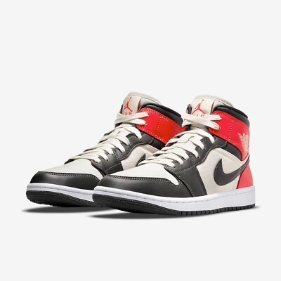 Wmns Air Jordan Mid SE Newsprint Size [DQ6078-100