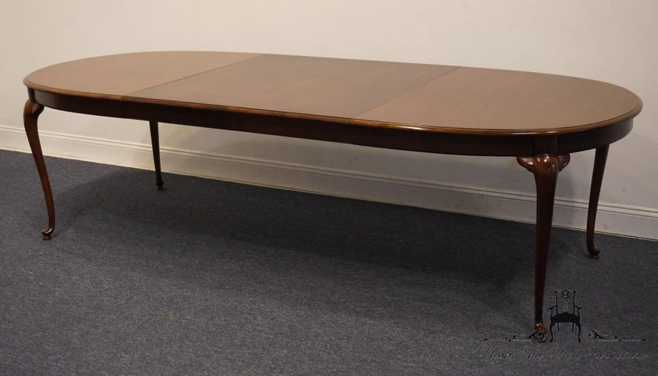 THOMASVILLE FURNITURE Collectors Cherry Collection 68" Oval Dining Table 1012... - Image 3 of 4