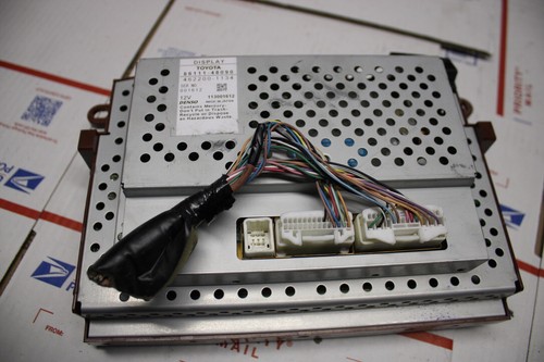 06- 07 Toyota Highlander GPS Navigation System SCREEN DISPLAY ONLY # 86111-48090 - Picture 5 of 6