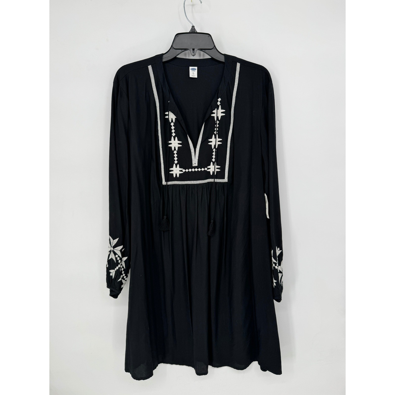 Old Navy Embroidered Boho Dress Womens XL Black New Tassel Split Neck Shift
